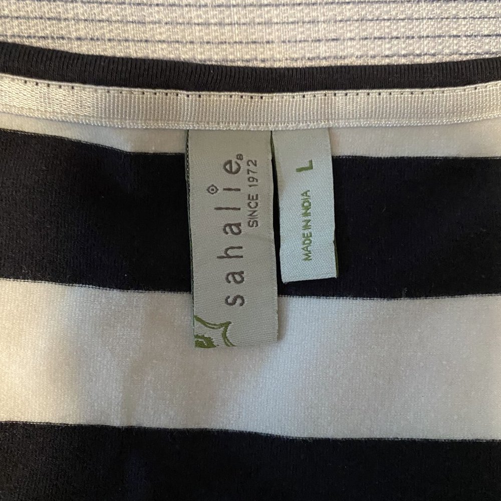 Sahalie - Black/White Maxi Dress - Picture 4 of 4